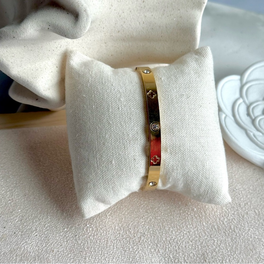 ◾️18K Gold Plated Zircon Four Leaf Bangle